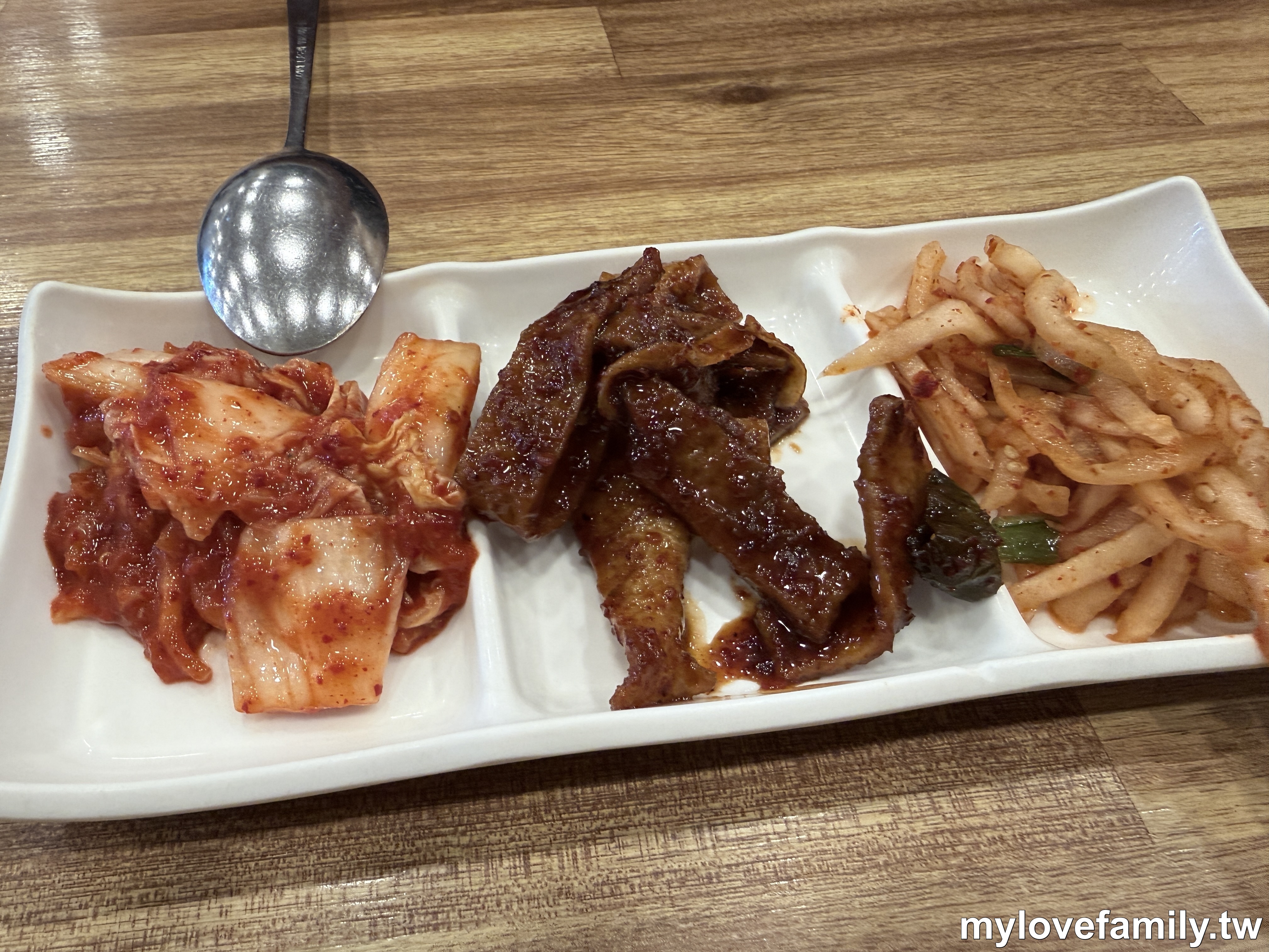 泡菜醬燒魚乾辣蘿蔔絲小菜