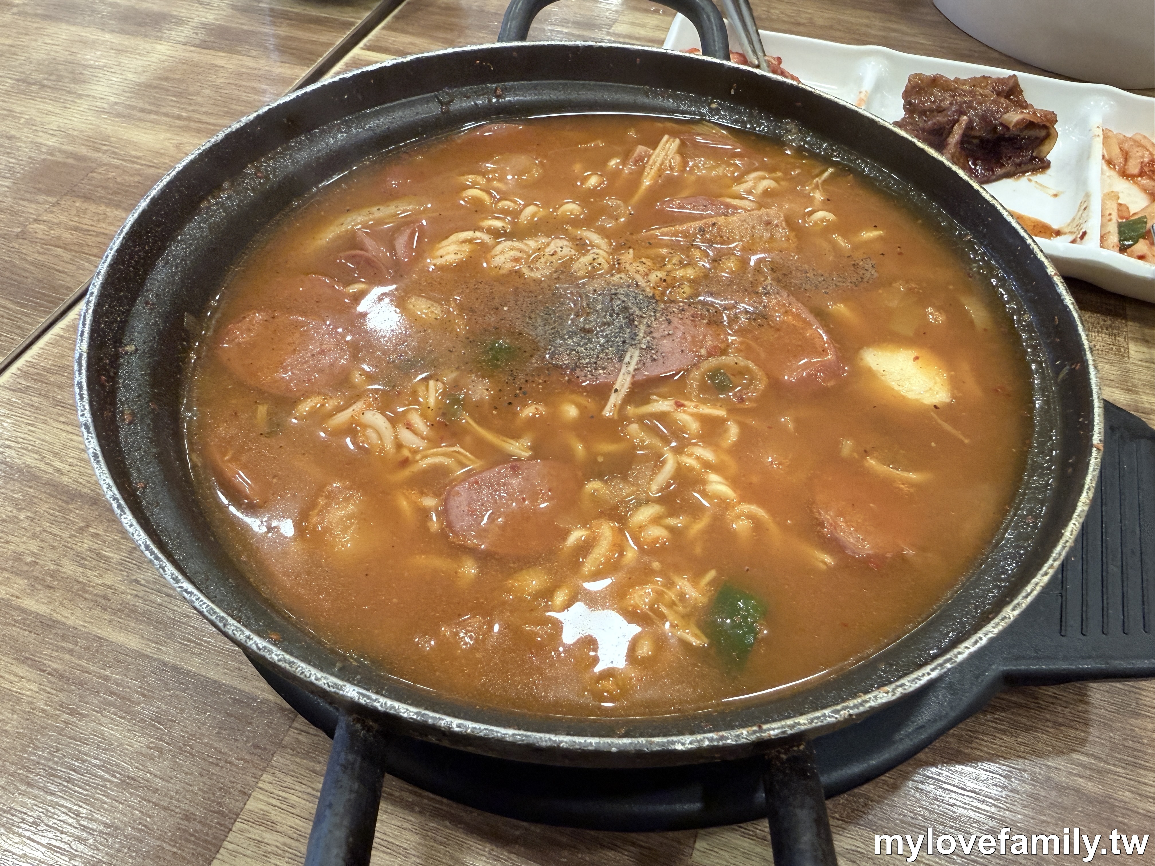 부대찌개部隊鍋
