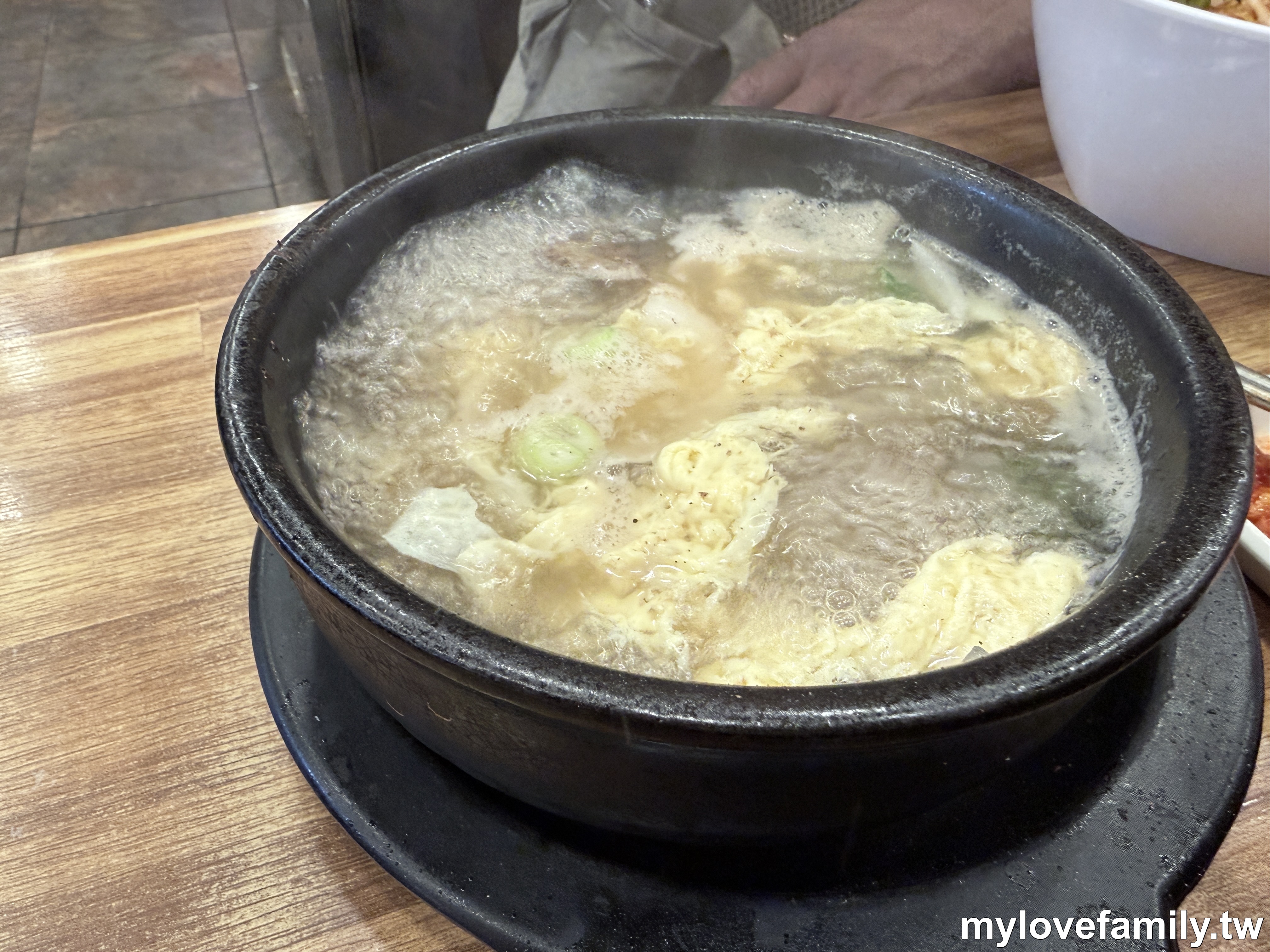 갈비탕肉骨湯